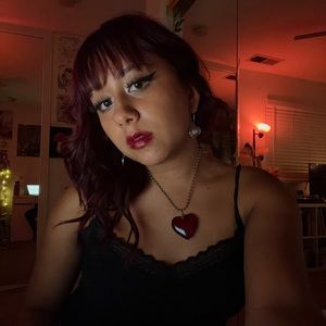 Meet your Posher, Alexia